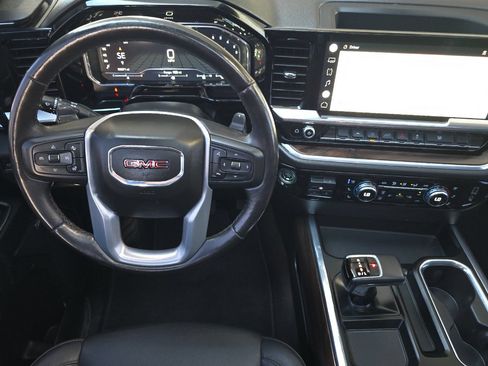 Used 2022 GMC Sierra 1500 SLT w/ SLT Convenience Package AWD/4WD image 14