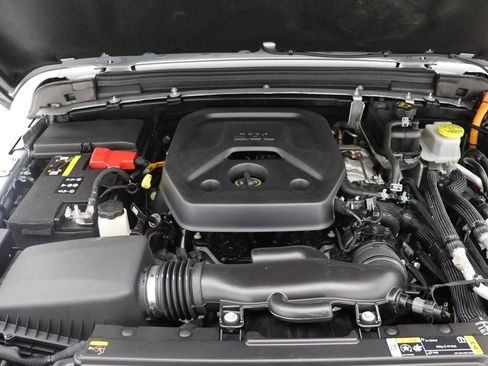 Used 2023 Jeep Wrangler Unlimited w/ Sun & Screen Package image 26