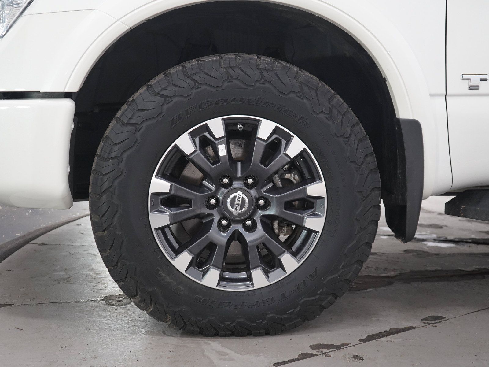 Used 2019 Nissan Titan PRO-4X w/ Pro-4x Convenience Package AWD/4WD image 28