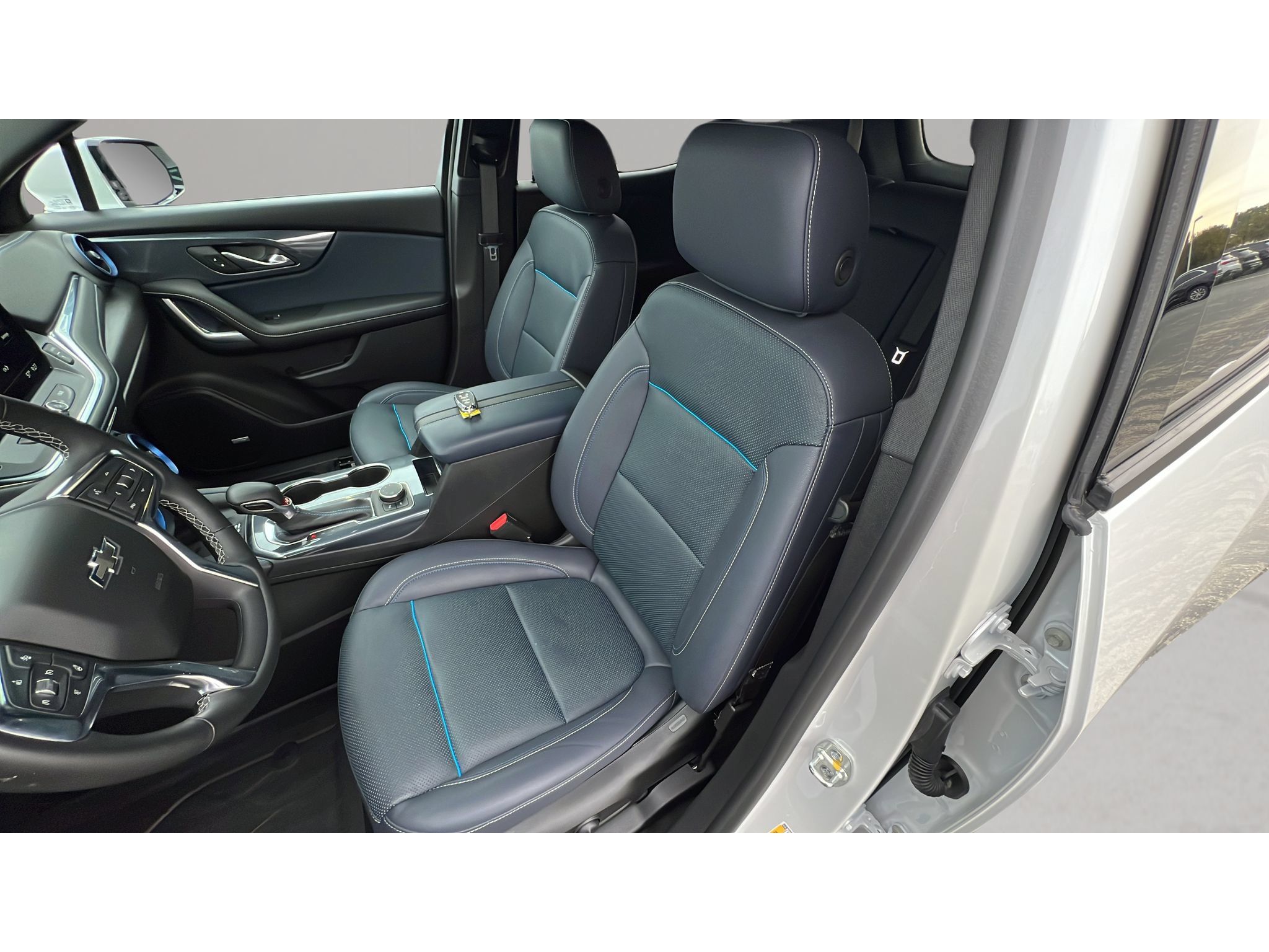 Certified 2025 Chevrolet Blazer RS w/ Enhanced Convenience Package AWD/4WD image 24
