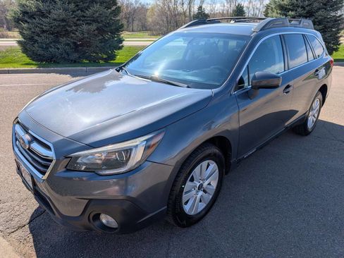Used 2019 Subaru Outback 2.5i Premium image 5
