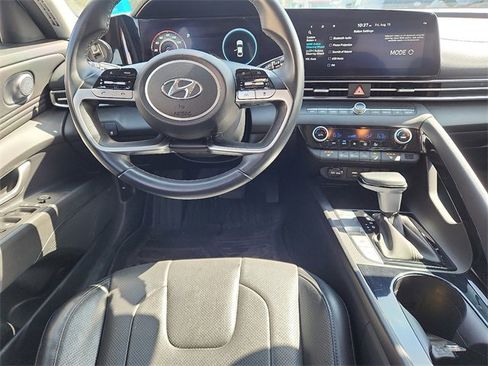Certified 2023 Hyundai Elantra Limited image 9