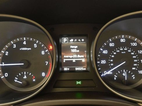 Used 2018 Hyundai Santa Fe Sport FWD image 13