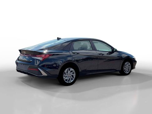 New 2026 Hyundai Elantra Blue image 8