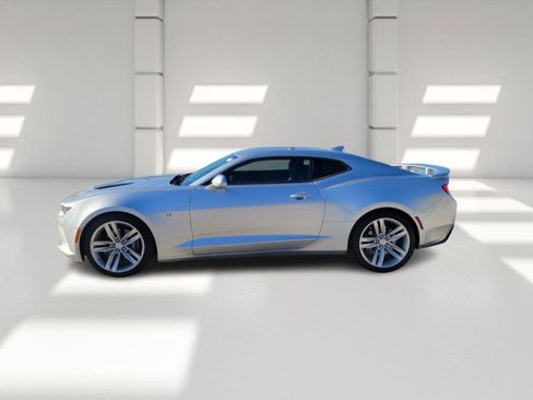 Used 2017 Chevrolet Camaro SS RWD image 4