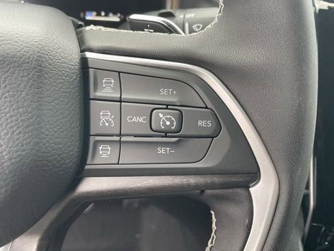 New 2025 Jeep Grand Cherokee Limited image 19