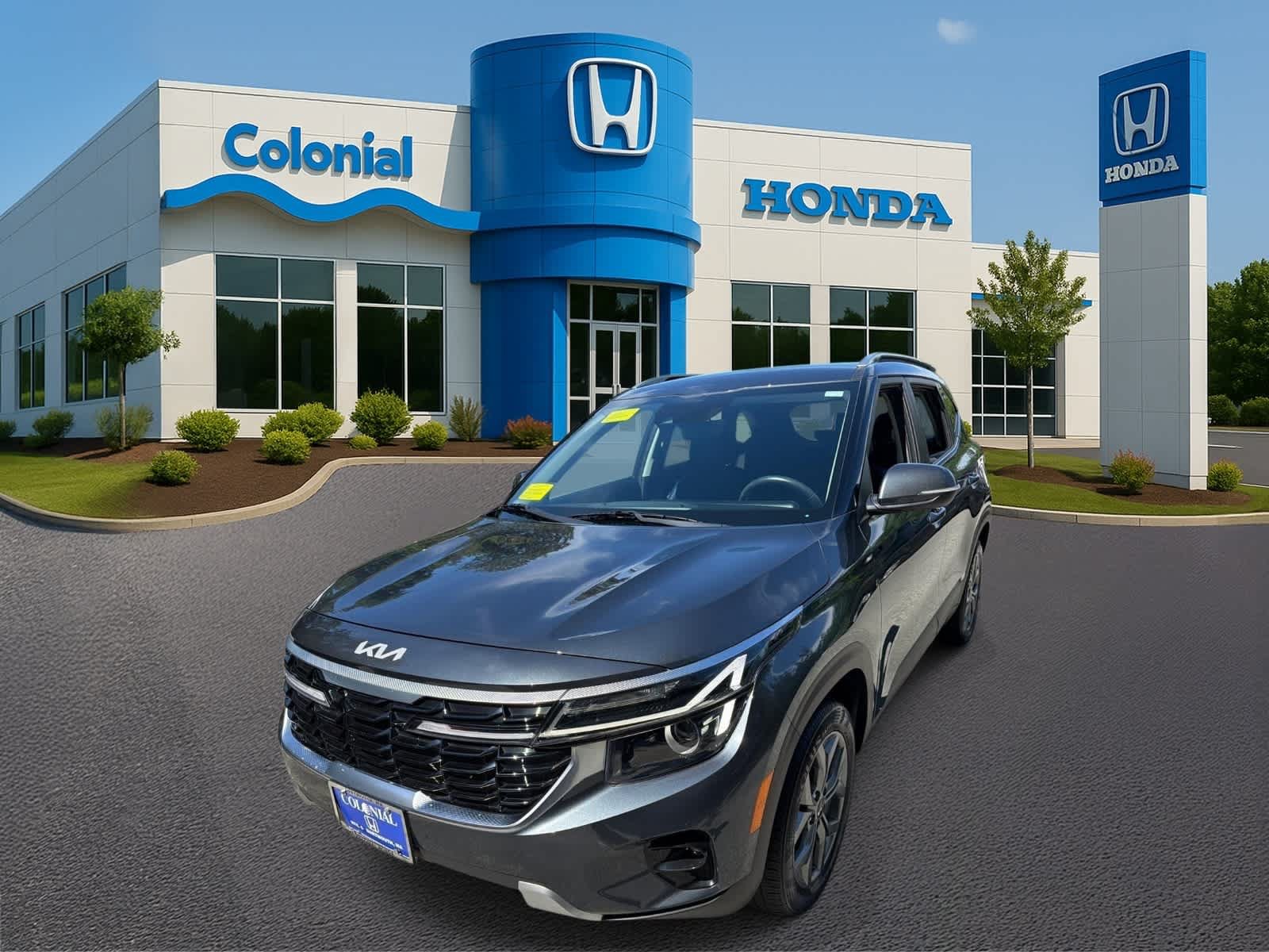 Used 2024 Kia Seltos S AWD/4WD image 2