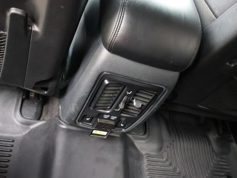 Used 2018 Jeep Grand Cherokee Limited AWD/4WD image 17