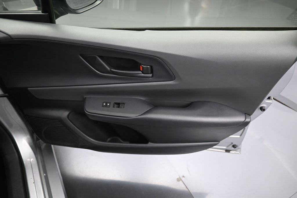 Certified 2024 Toyota Prius LE FWD image 31