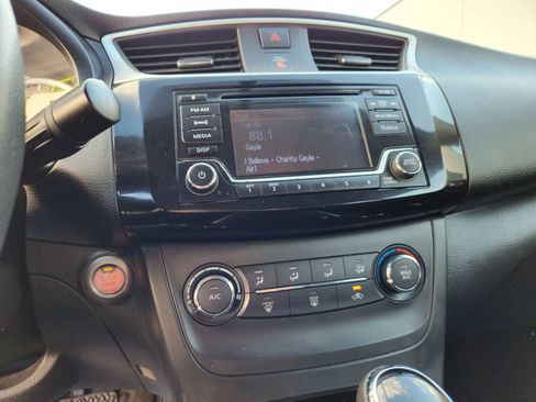 Used 2017 Nissan Sentra SV FWD image 12