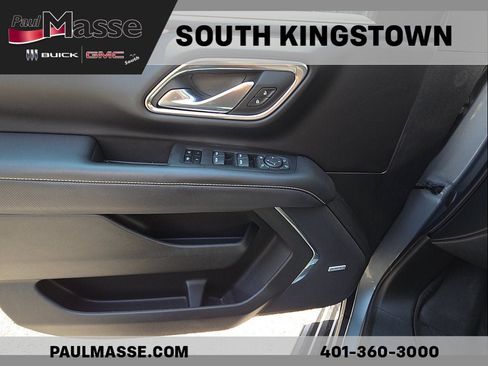 Used 2023 GMC Yukon XL SLT w/ SLT Premium Package AWD/4WD image 11