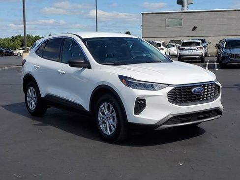 Certified 2024 Ford Escape Active AWD/4WD image 2