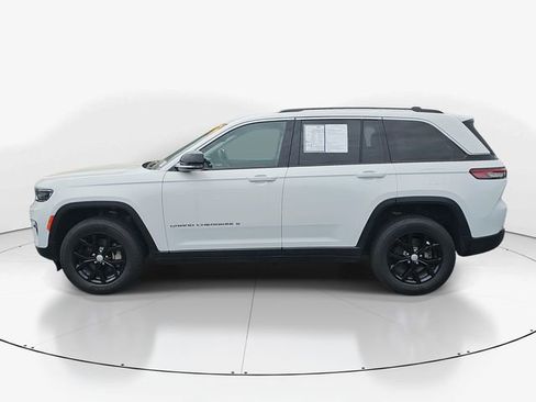 Used 2024 Jeep Grand Cherokee Limited image 8