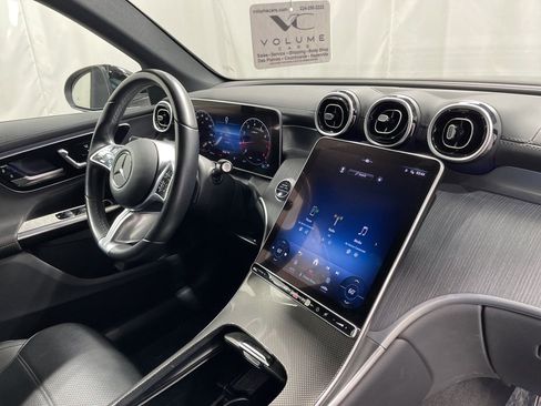 Used 2024 Mercedes-Benz GLC 300 4MATIC image 25