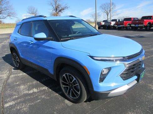 Certified 2024 Chevrolet TrailBlazer LT w/ Driver Confidence Package image 7