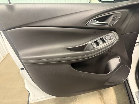 Used 2023 Buick Encore GX Preferred w/ Cold Weather Comfort Package AWD/4WD image 21