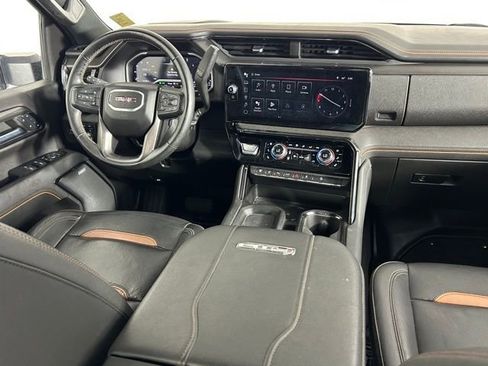 Used 2024 GMC Sierra 3500 AT4 w/ AT4 Preferred Package AWD/4WD image 14