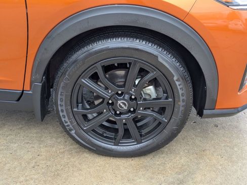 Certified 2023 Nissan Kicks SV image 32