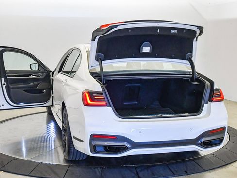 Certified 2022 BMW 740i w/ M Sport Package image 35