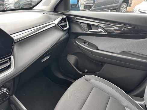 Used 2025 Chevrolet TrailBlazer LT image 24