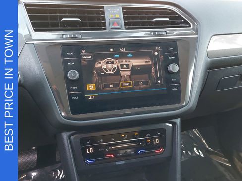Used 2022 Volkswagen Tiguan SE FWD image 27