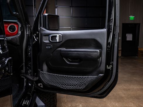 Used 2023 Jeep Wrangler Unlimited Rubicon w/ Steel Bumper Group image 36