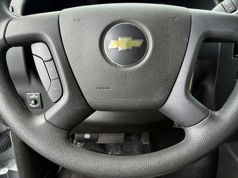 Used 2025 Chevrolet Express 3500 LT w/ LT Preferred Equipment Group RWD image 29