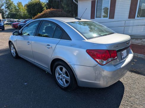 Used 2015 Chevrolet Cruze LT image 2