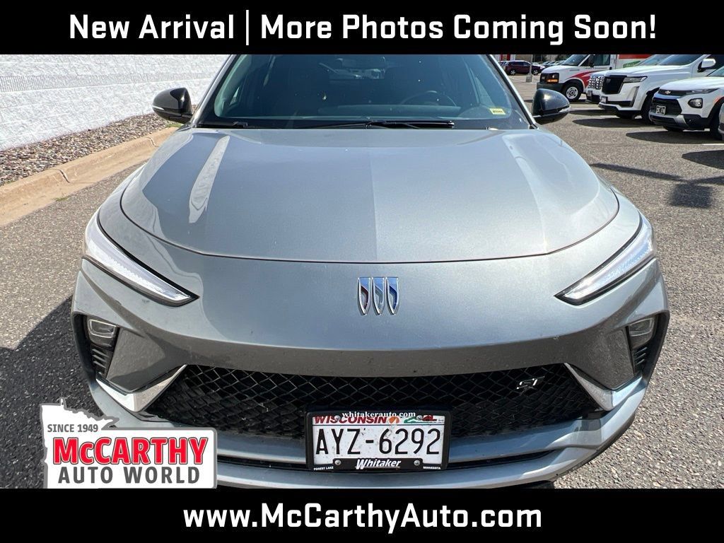 Used 2024 Buick Envista Sport Touring w/ Convenience I Package FWD image 2