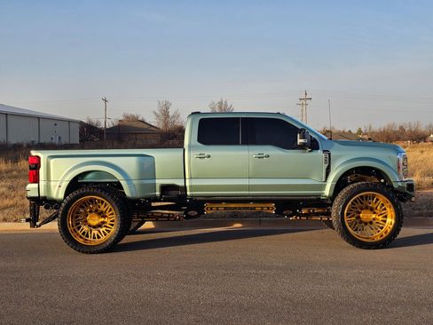 Used 2024 Ford F450 Platinum image 9