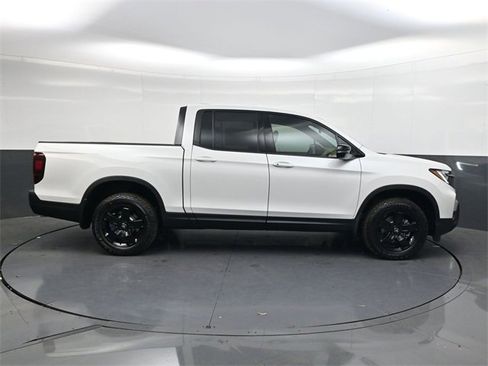 New 2026 Honda Ridgeline Black Edition image 7