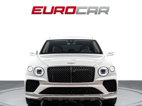 Used 2024 Bentley Bentayga AWD/4WD image 8