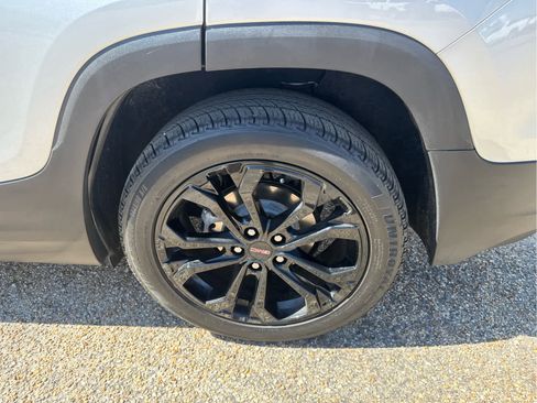 Used 2022 GMC Terrain SLE w/ Driver Convenience Package image 17