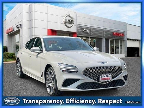 Used 2025 Genesis G70 2.5T image 1