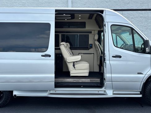 Used 2020 Mercedes-Benz Sprinter 3500 image 7
