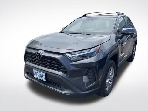 Used 2022 Toyota RAV4 XLE w/ Convenience Package AWD/4WD image 10