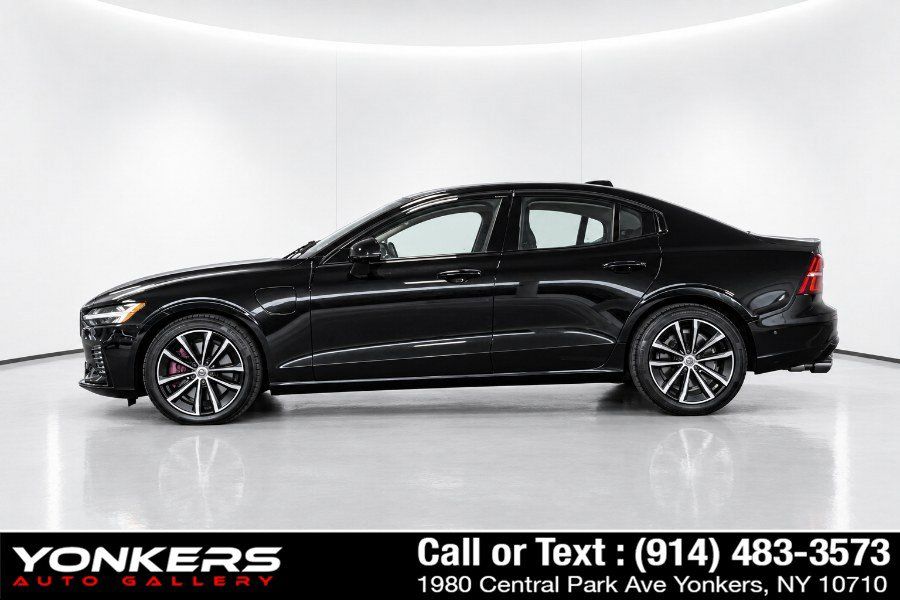 Used 2025 Volvo S60 T8 Plus AWD/4WD image 11