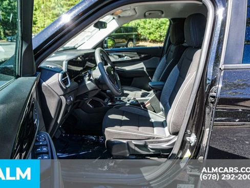 Used 2025 Chevrolet TrailBlazer LT FWD image 19