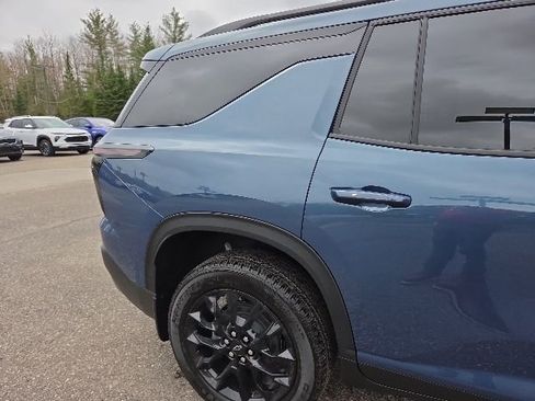 New 2026 Chevrolet Traverse LT w/ Midnight/Sport Edition AWD/4WD image 12