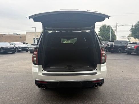 Used 2024 Chevrolet Suburban Premier w/ Premium Package AWD/4WD image 6