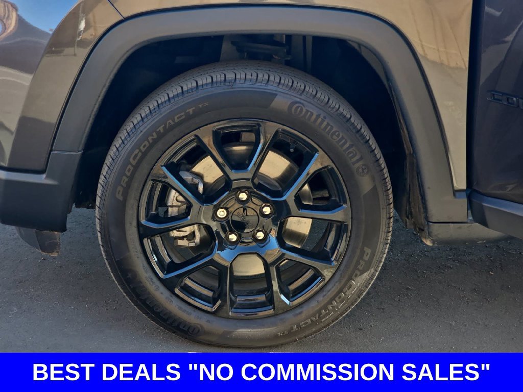 Used 2023 Jeep Compass Latitude w/ Sun and Sound Group AWD/4WD image 35