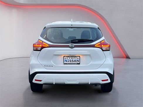 Used 2024 Nissan Kicks S image 4