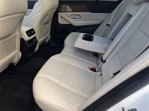 Used 2024 Mercedes-Benz GLE 450 4MATIC image 11