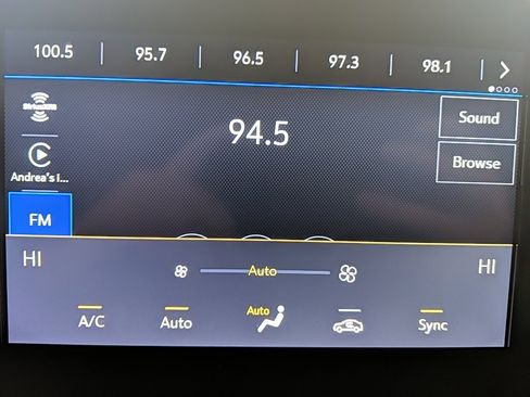 Used 2023 Chevrolet Traverse LT w/ LPO, Floor Liner Package image 22