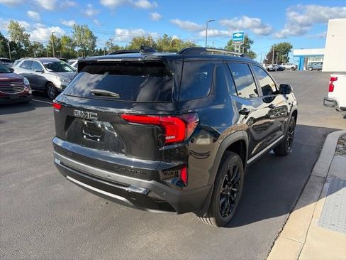 Used 2026 GMC Terrain Elevation w/ Elevation Premium Package AWD/4WD image 5