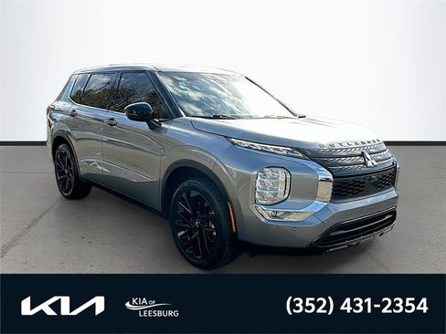 Used 2024 Mitsubishi Outlander SE Black Edition FWD image 1