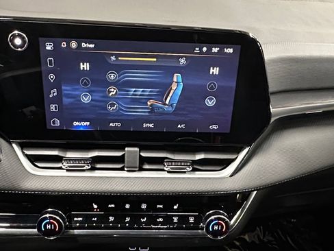 New 2026 Chevrolet Equinox LT w/ Convenience Package II image 17