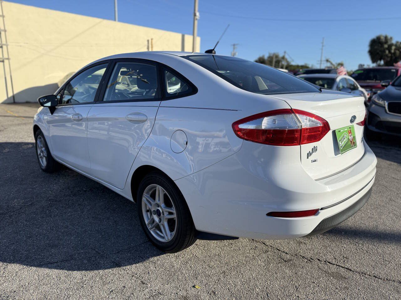 Used 2017 Ford Fiesta SE FWD image 5