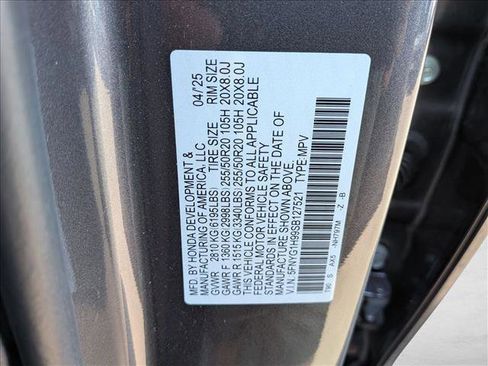 Certified 2025 Honda Pilot Black Edition image 15