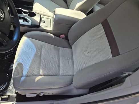 Used 2012 Toyota Camry LE FWD image 9